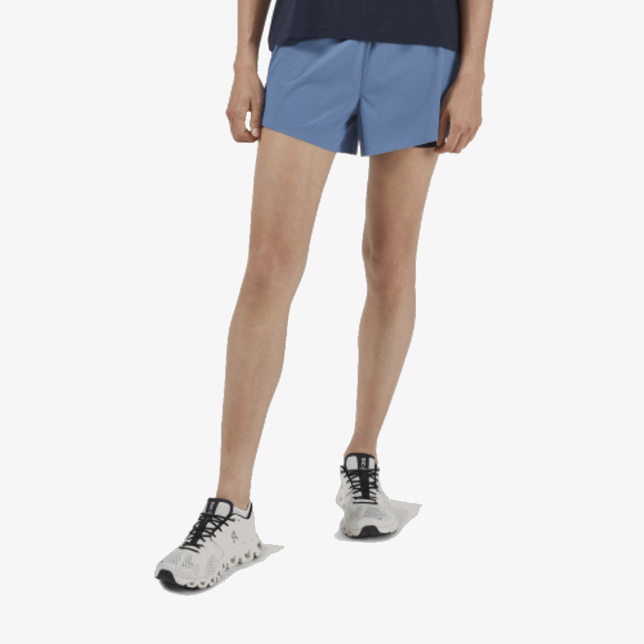 ランニングショーツにセルリアンブラック