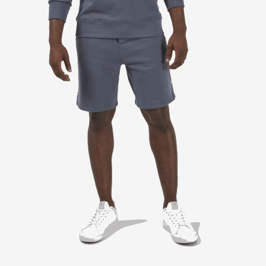 ランニング時のダークスウェットショーツ