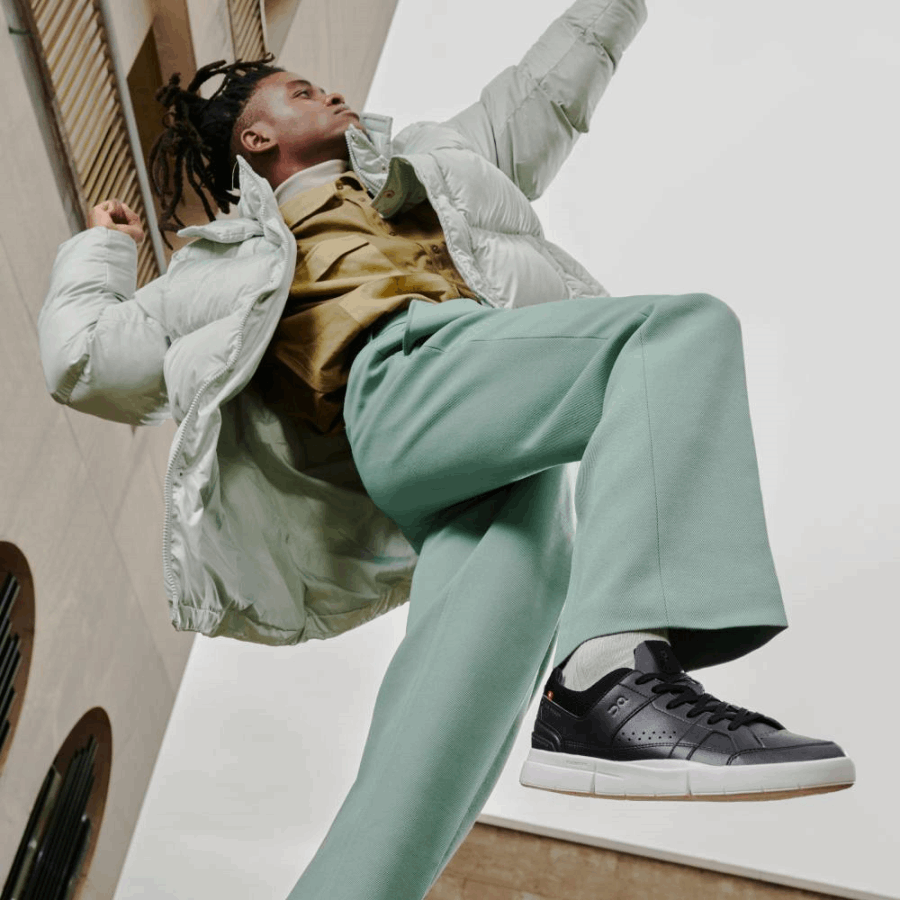 ロジャー クラブハウスの男性の黒と白の実行について