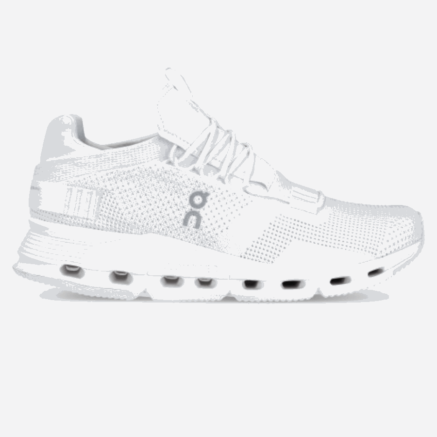 実行中の Cloudnova メン オールホワイトについて