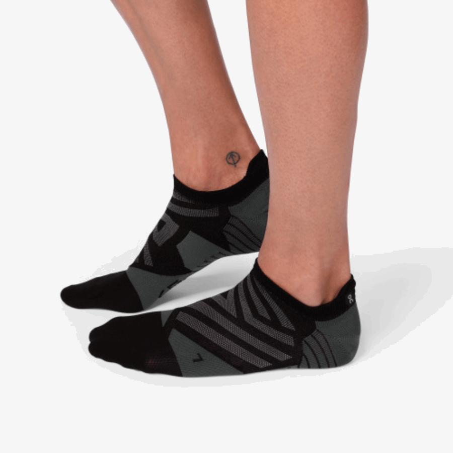 オン ランニング ロー ソックス メンズ ブラック シャドウ