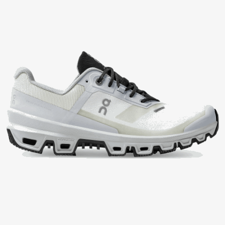 実行中のグレーシャーブラックでのクラウドベンチャー防水